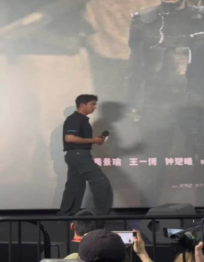 王修浩和黄子杰1对1能防住老二吗？