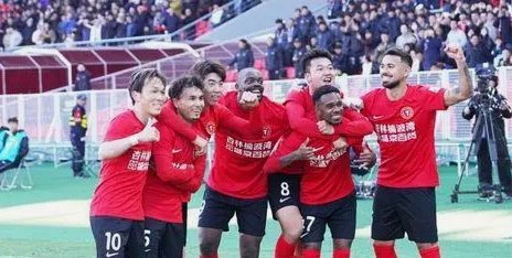 中超-严鼎皓反戈 辽宁铁人两度扳平2-2三镇终结6连败