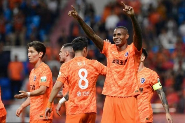 米特里策一过三后助攻高迪破门，浙江2-1泰山