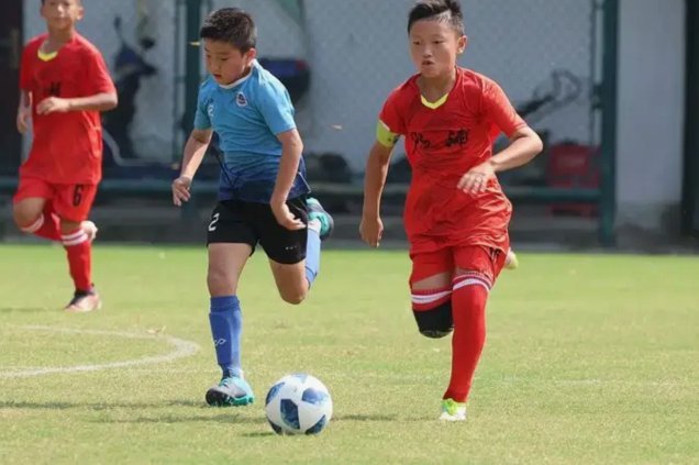我理性想评价一下最近董路足球小将和李昊炎的问题