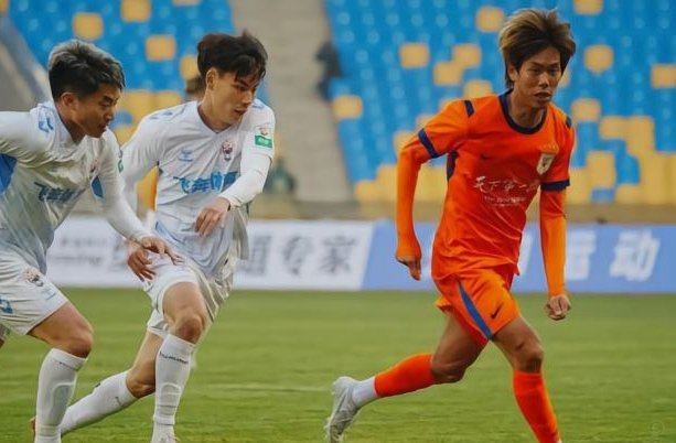 海港B胜英博B重回榜首 山东泰山战平贵州取胜