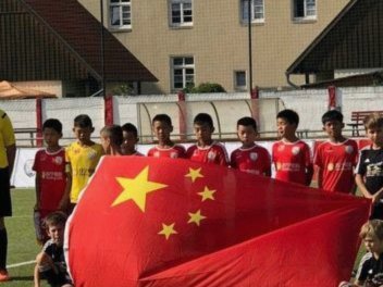 吕梦洋最好不要新球队签不了，回欧罗巴主力也丢了